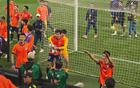 青島海牛9輪不勝，內(nèi)訌爆發(fā)，球員球迷沖突，李霄鵬致歉。
