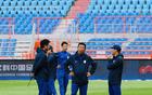 泰山隊(duì)合練23人，王、雷缺席，后防調(diào)整，崔康熙指導(dǎo)要求明確。